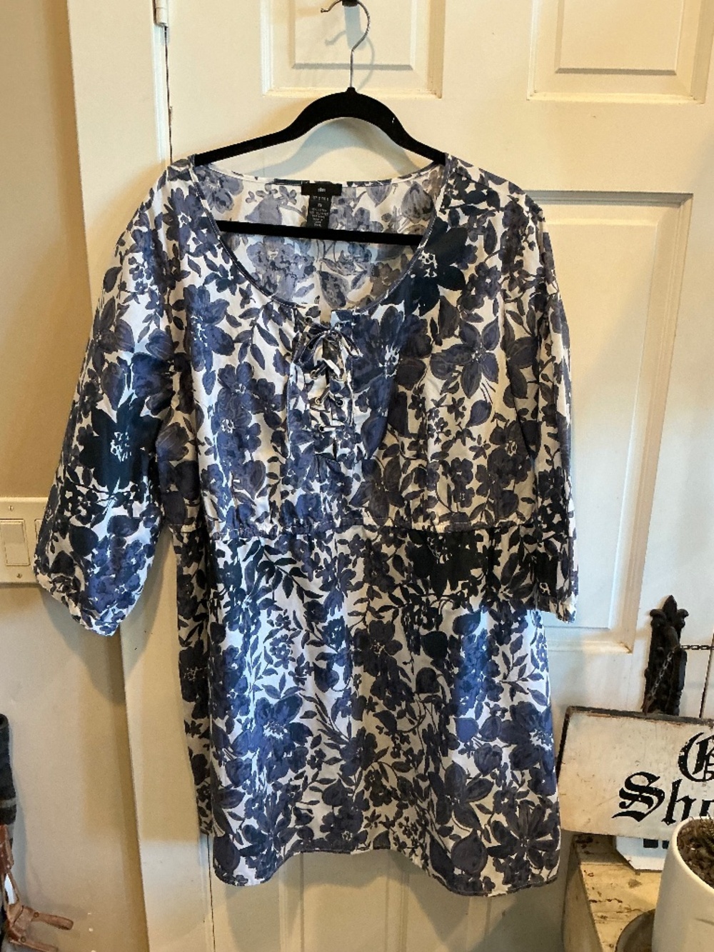 Ellos tunic with beautiful floral patterns! In like new condition! Plus size 2x